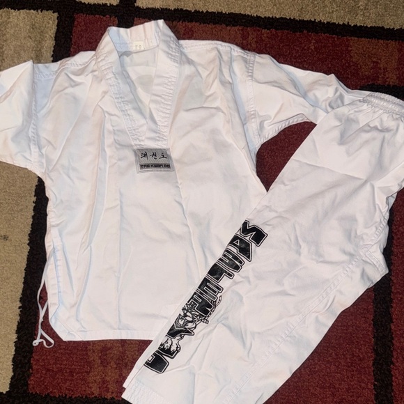 NEW Youth Tae Kwan Do Master Yoo Outfit - Picture 1 of 10